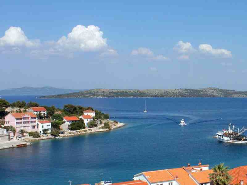 Dovolen Dugi otok